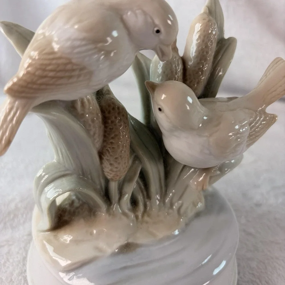 Vintage 70s Porcelain Bird Music Box Figurine Birds in Cattails As Is Repair